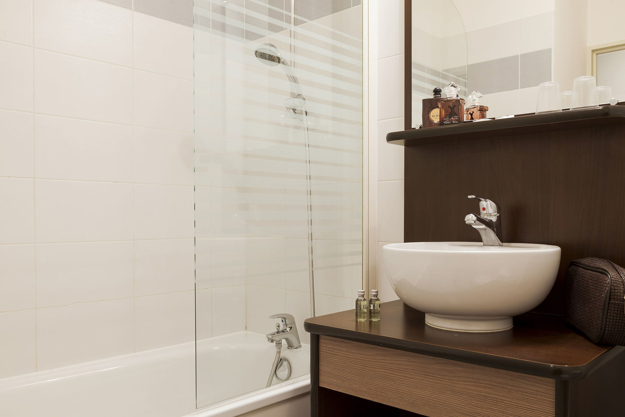 Comfort Suites Le-Port-Marly Paris Ouest Le Port-Marly Kamer foto