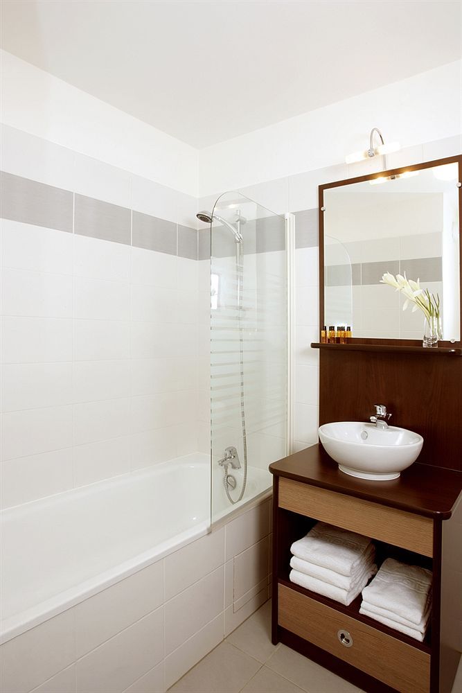 Comfort Suites Le-Port-Marly Paris Ouest Le Port-Marly Buitenkant foto